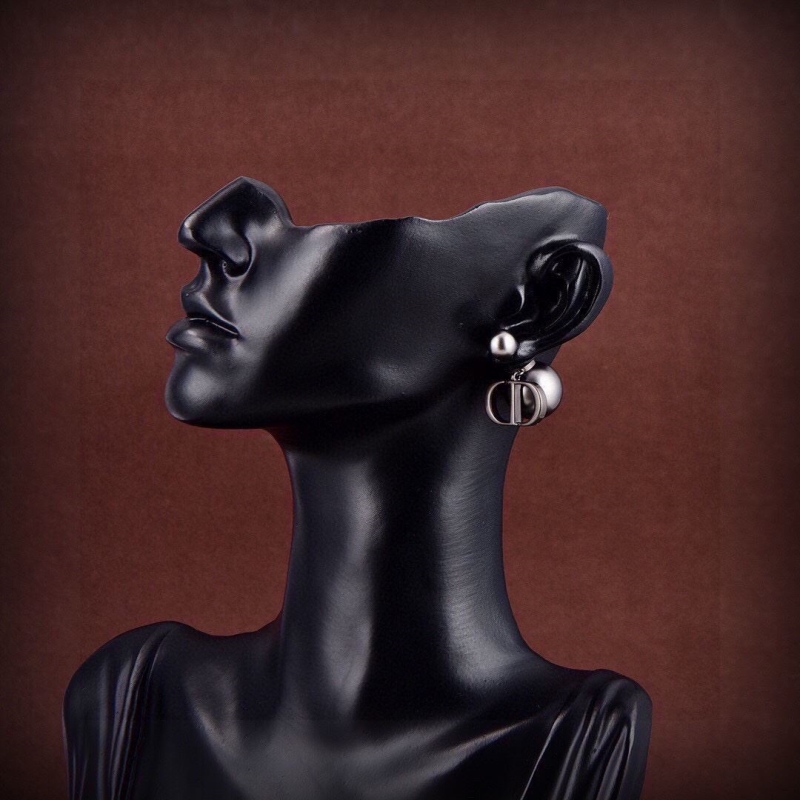 chr1st1an D10r earrings